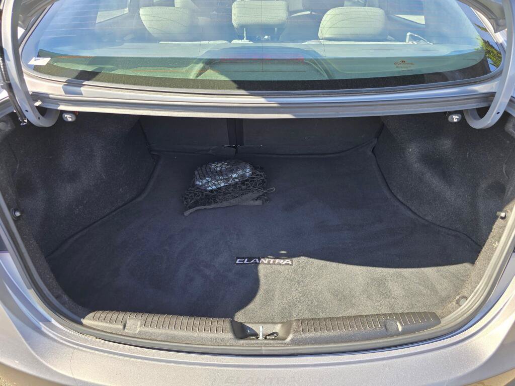 Used 2013 Hyundai Elantra Limited w/ Technology Pkg FWD image 15