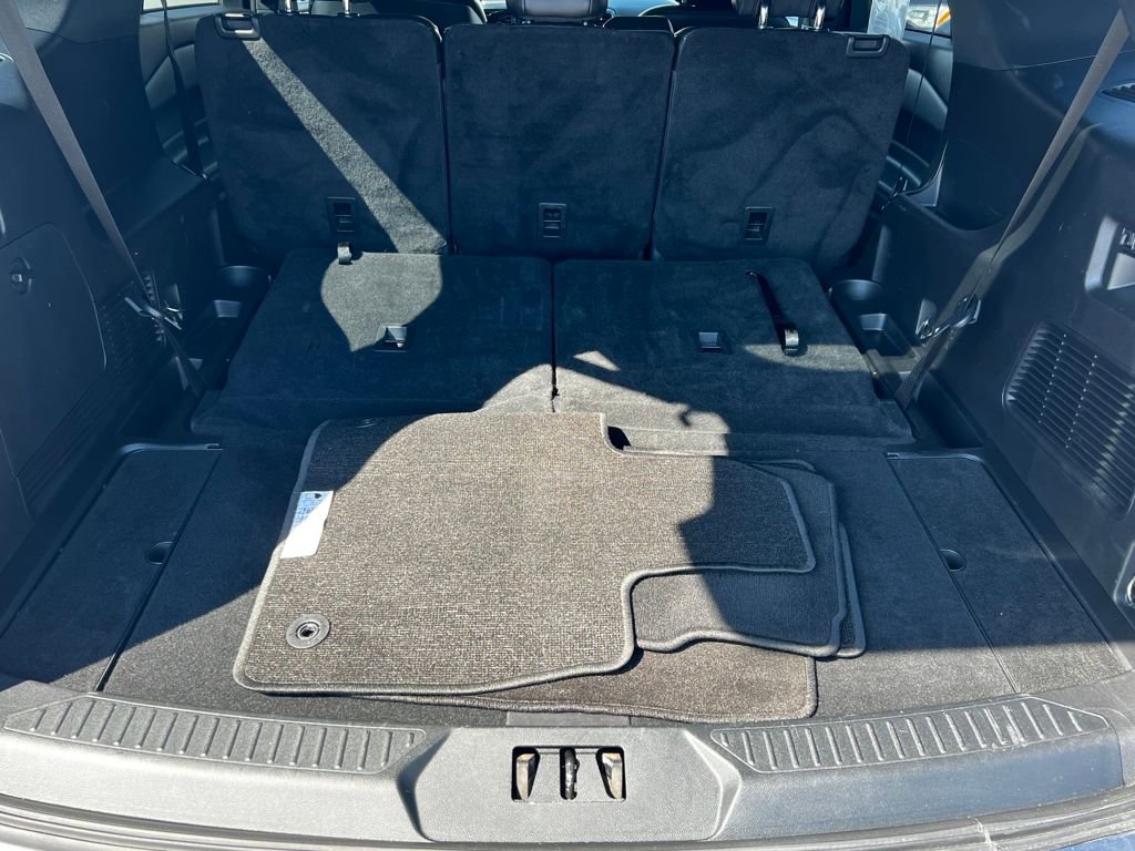 Used 2020 Ford Explorer XLT w/ Equipment Group 202A image 20