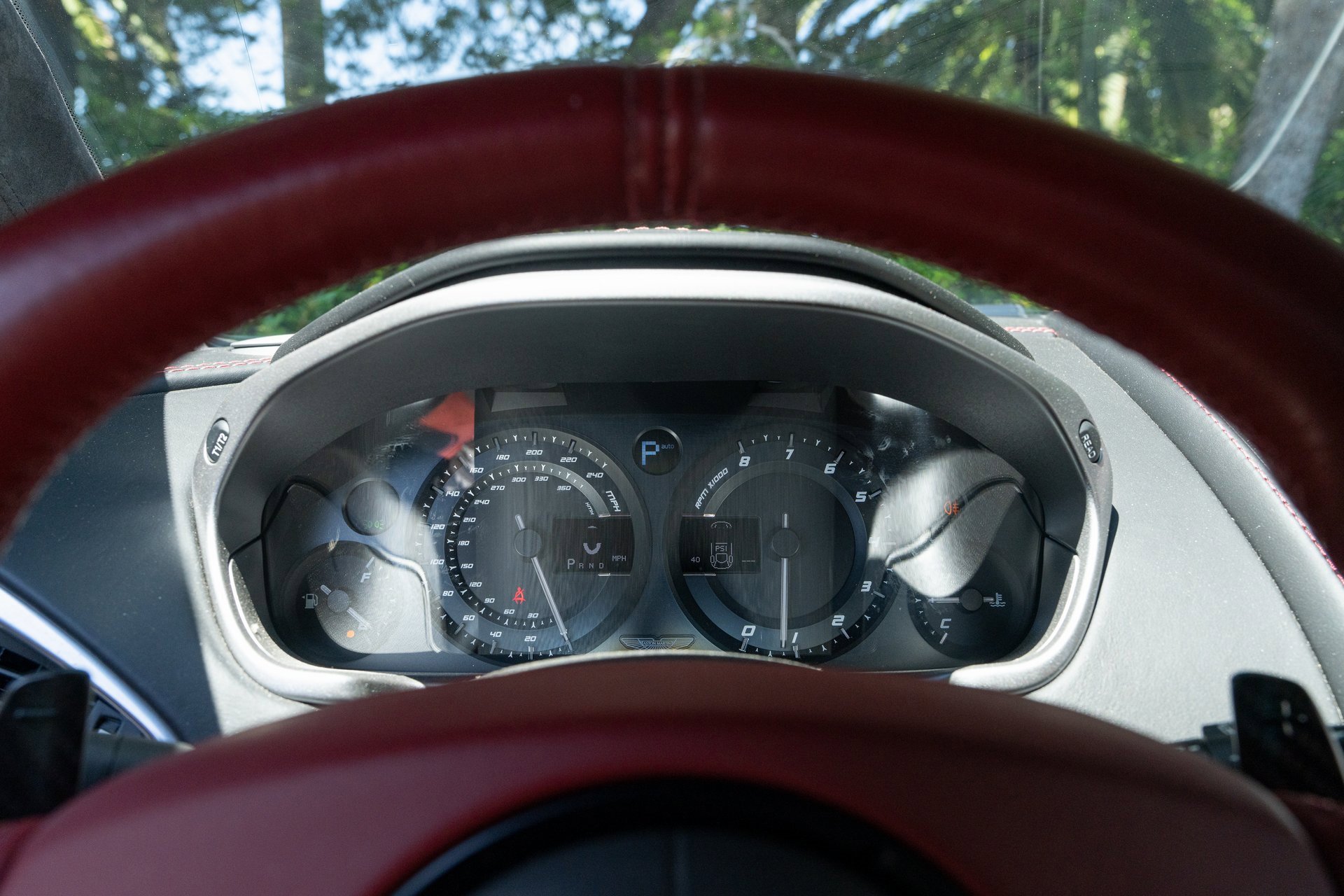 Used 2014 Aston Martin Vanquish Coupe image 13