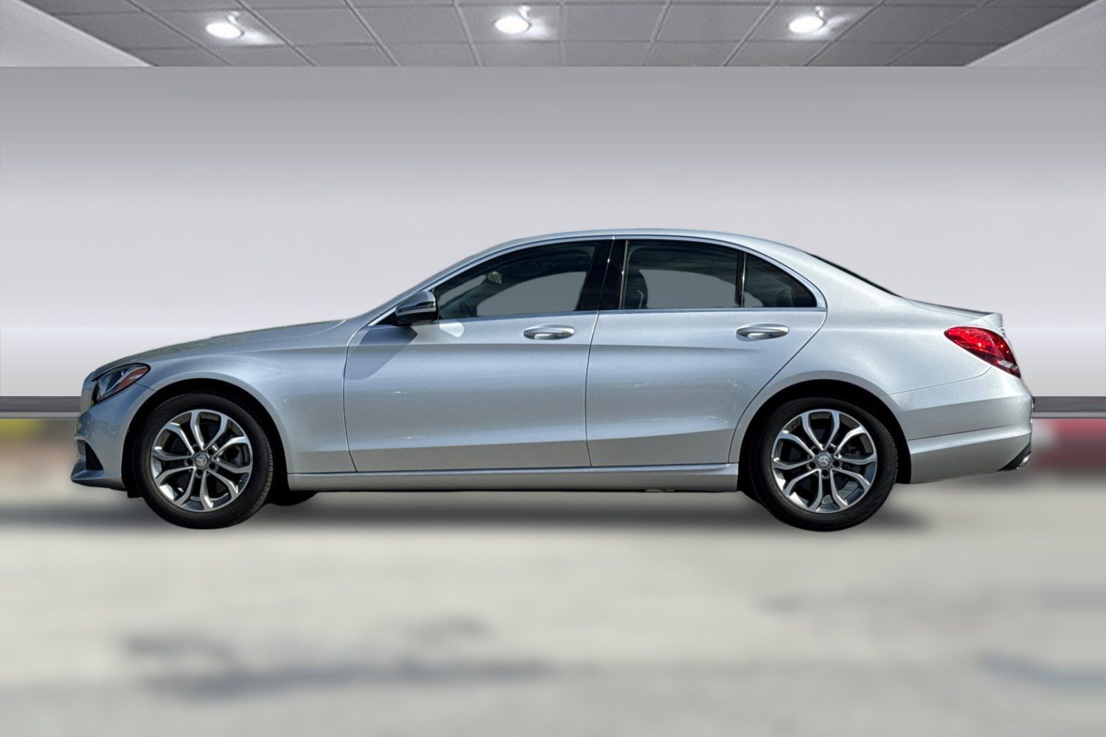 Used 2016 Mercedes-Benz C 300 Sedan image 2