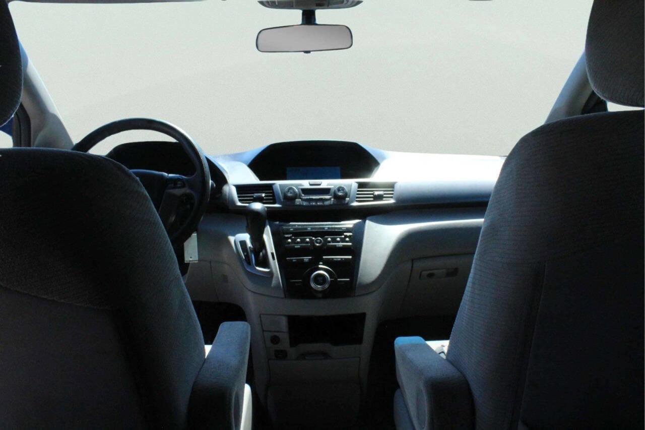 Used 2011 Honda Odyssey LX image 5