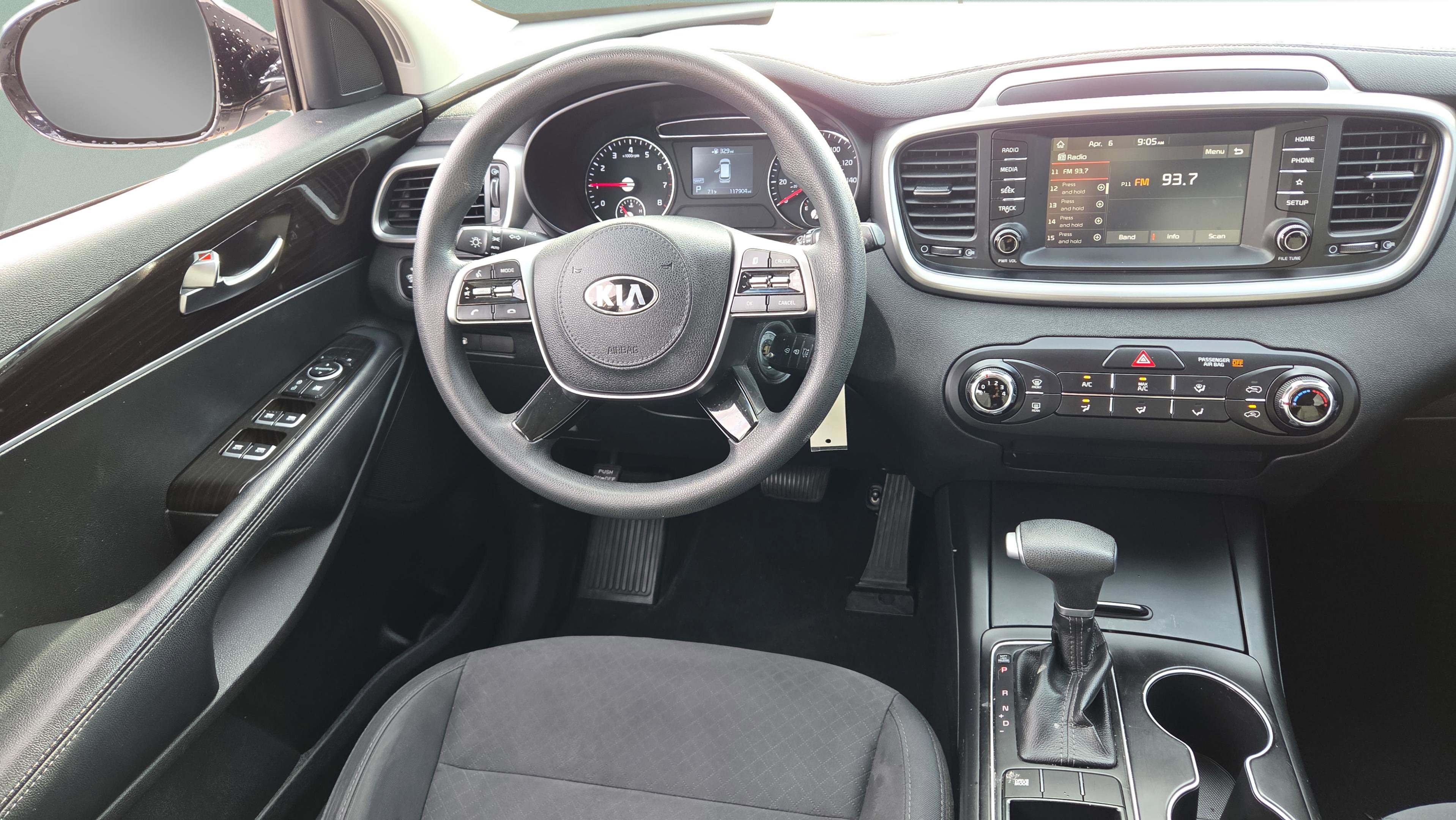 Used 2020 Kia Sorento LX image 11