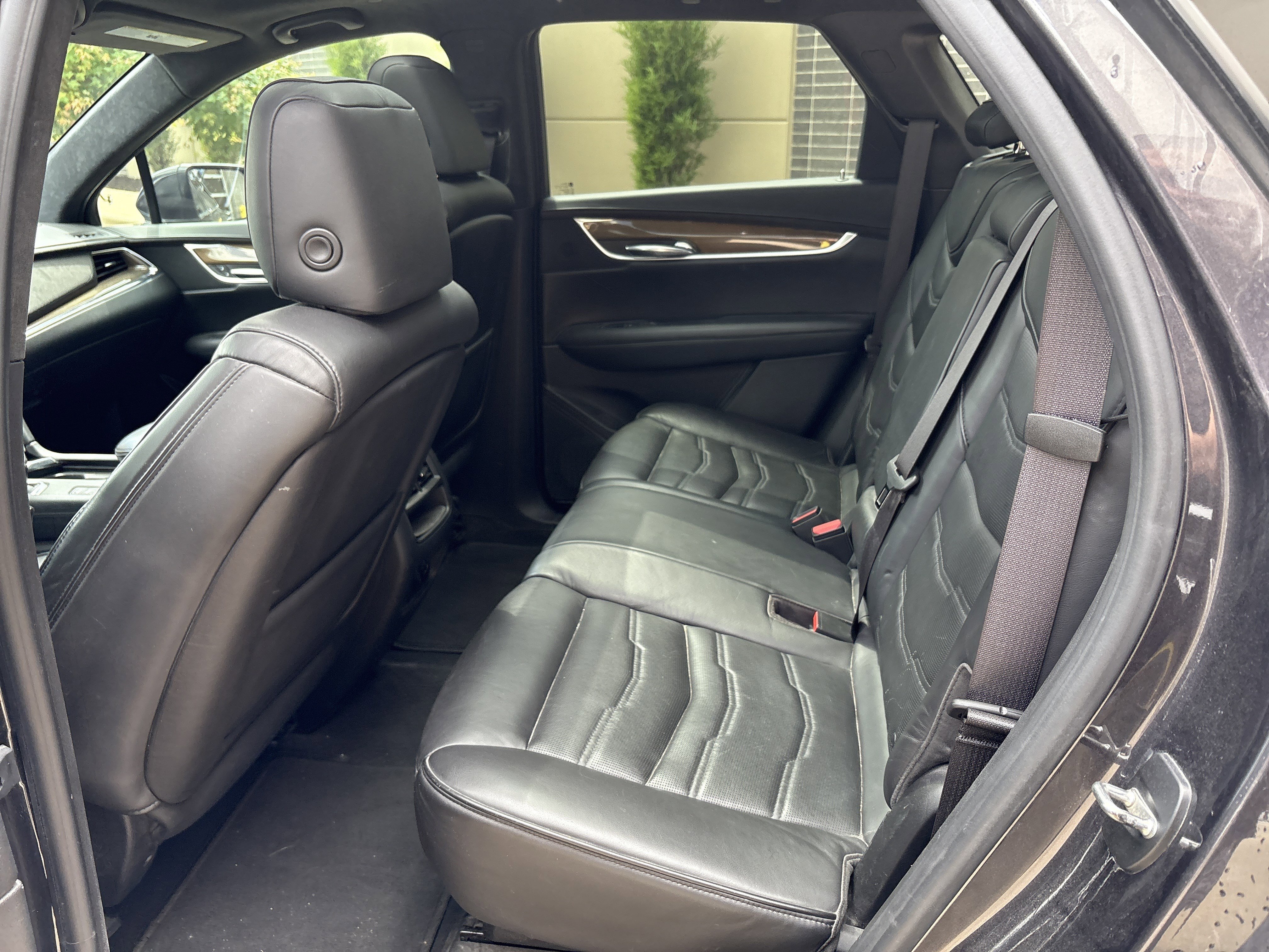 Used 2017 Cadillac XT5 Platinum w/ Driver Assist Package AWD/4WD image 31