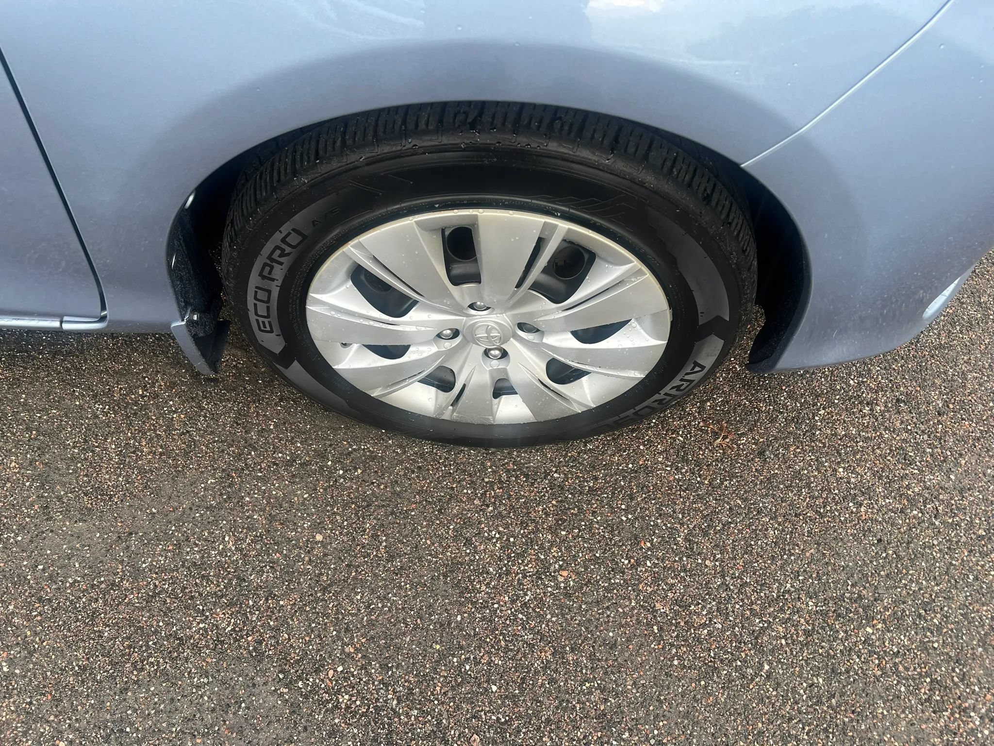 Used 2013 Toyota Yaris LE FWD image 15
