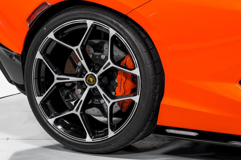 Used 2024 Lamborghini Revuelto AWD/4WD image 47