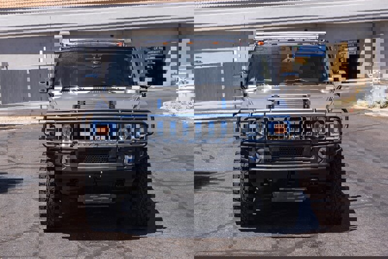 Used 2004 HUMMER H2 w/ Preferred Equipment Group image 2