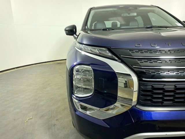 Used 2022 Mitsubishi Outlander SE image 26