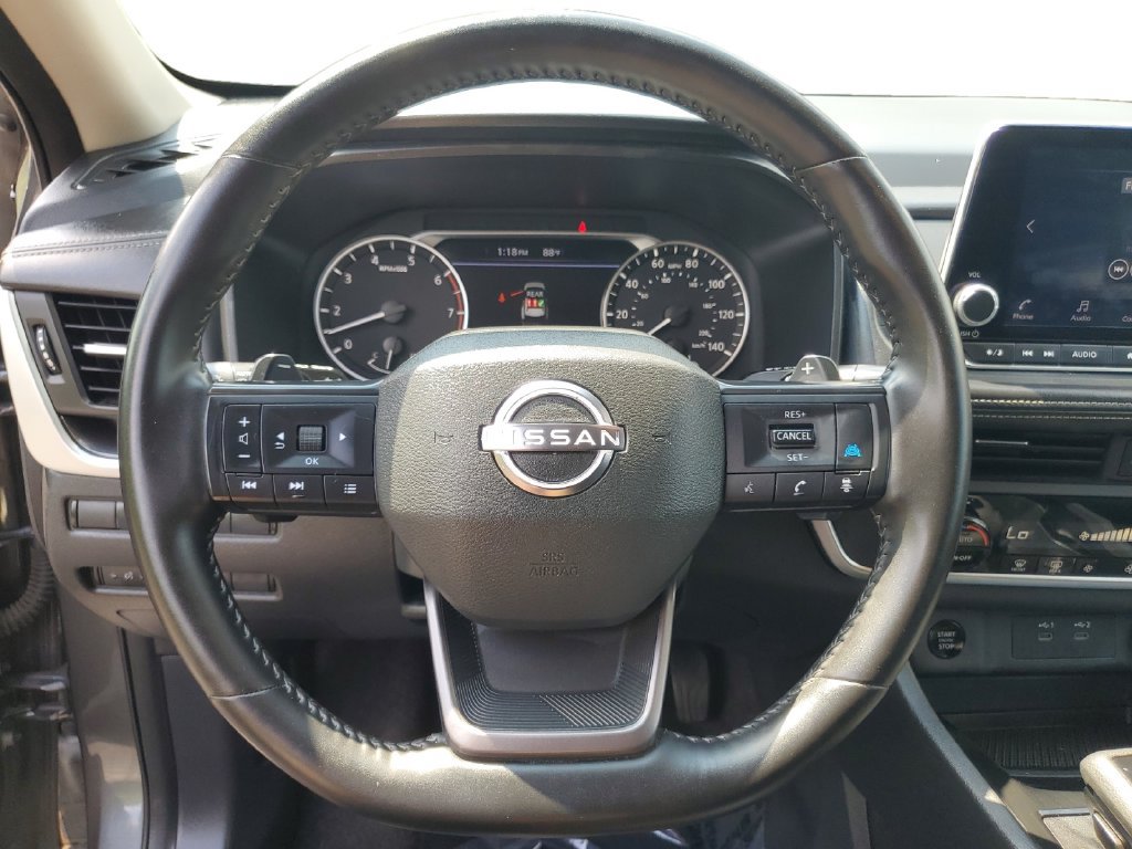 Used 2025 Nissan Rogue SV AWD/4WD image 12