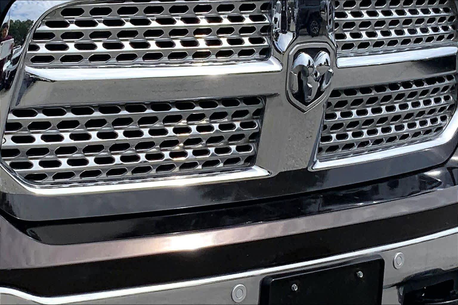 Used 2017 RAM 1500 Laramie w/ Convenience Group AWD/4WD image 27
