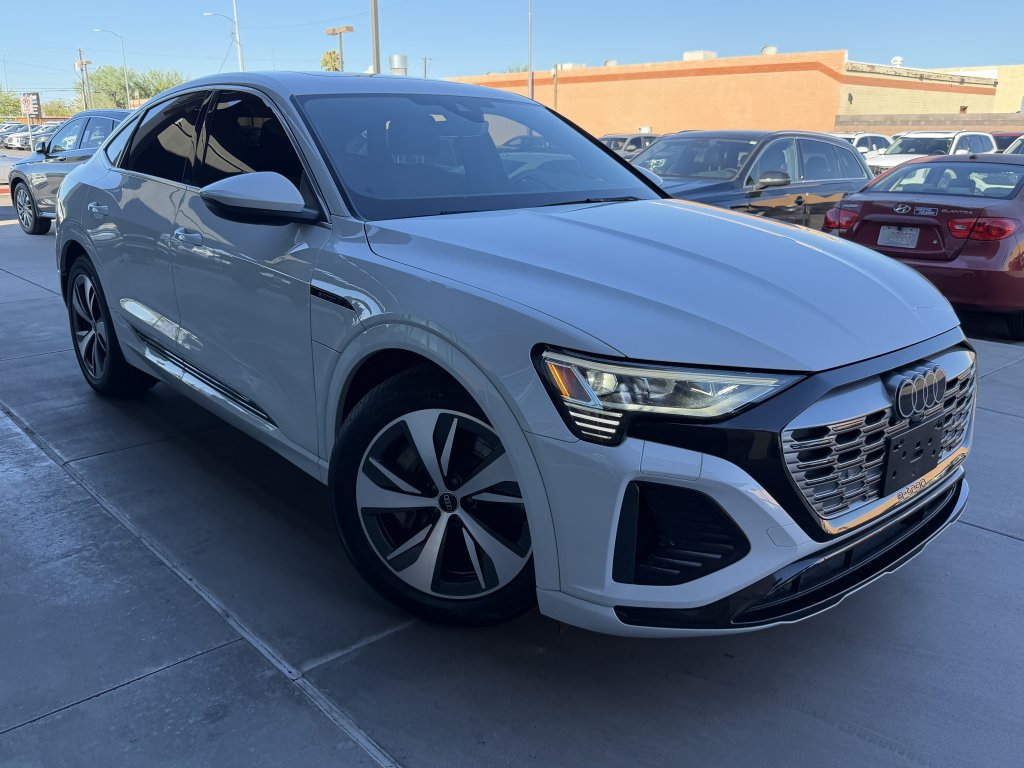 Used 2024 Audi Q8 e-tron Premium AWD/4WD image 6