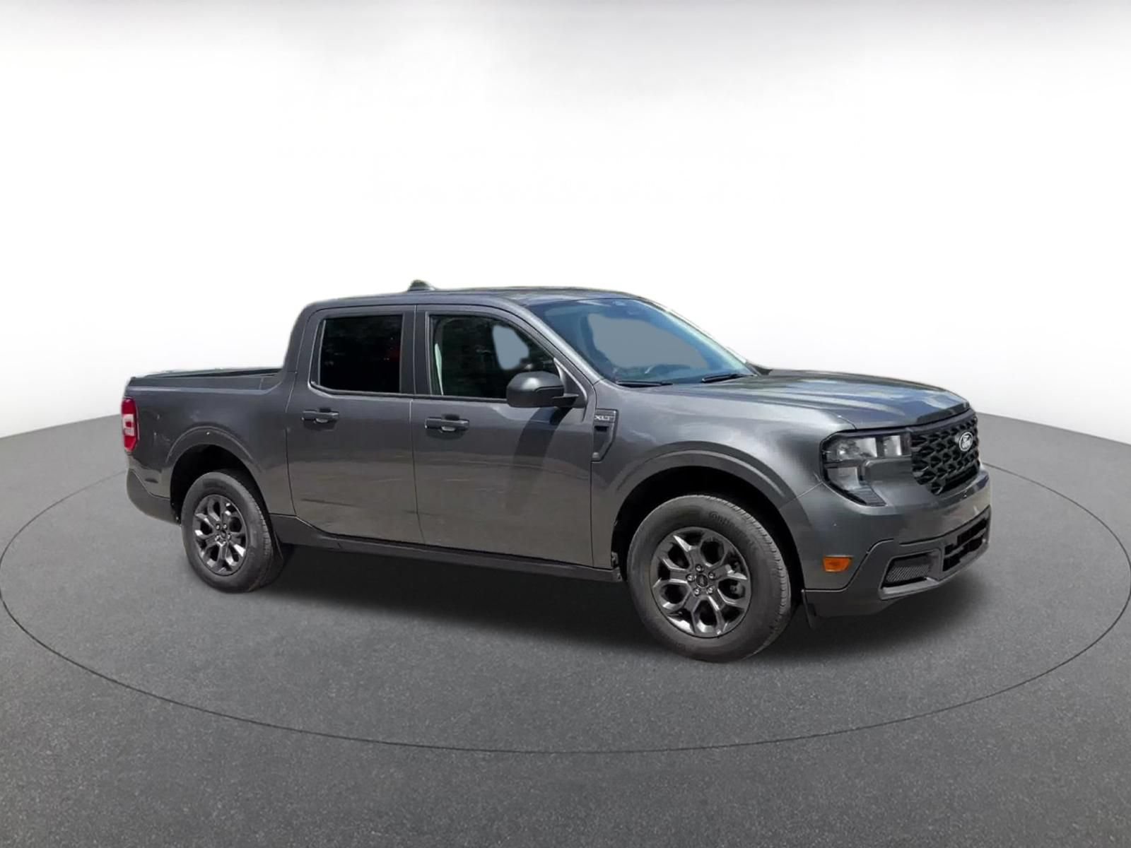 Used 2026 Ford Maverick XLT FWD image 2