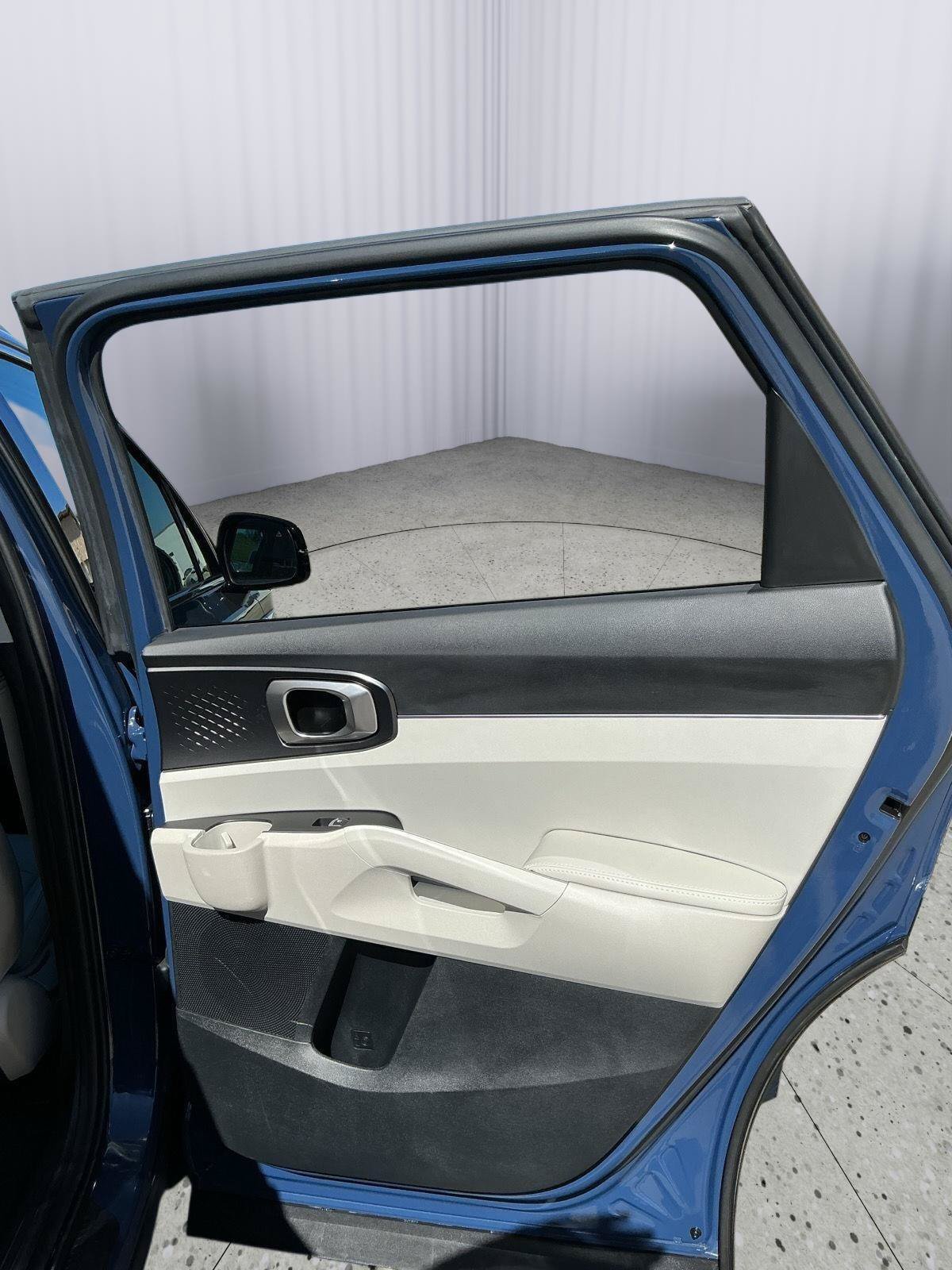 Certified 2025 Kia Sorento S w/ Panoramic Sunroof Package AWD/4WD image 24