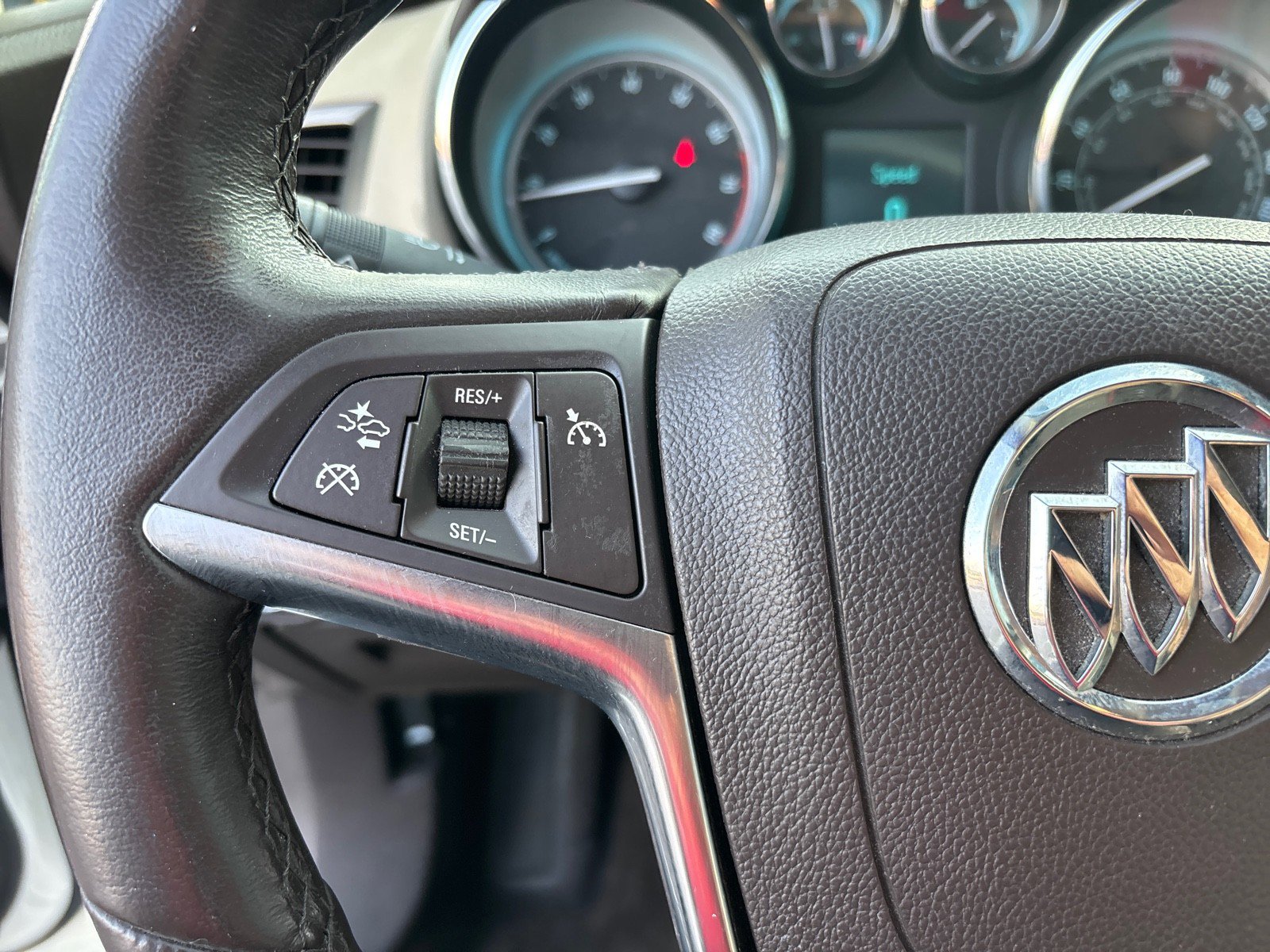 Used 2015 Buick Verano Leather w/ Experience Buick Package image 18