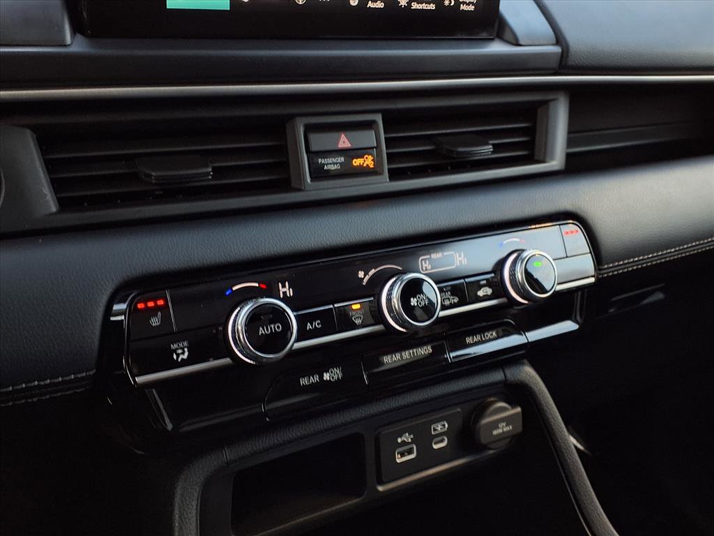 Certified 2025 Honda Pilot Touring image 21