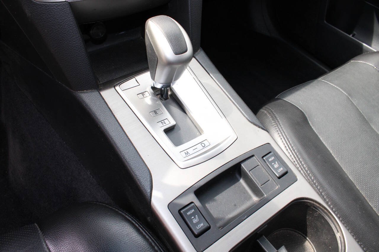 Used 2010 Subaru Outback 2.5i Limited AWD/4WD image 17