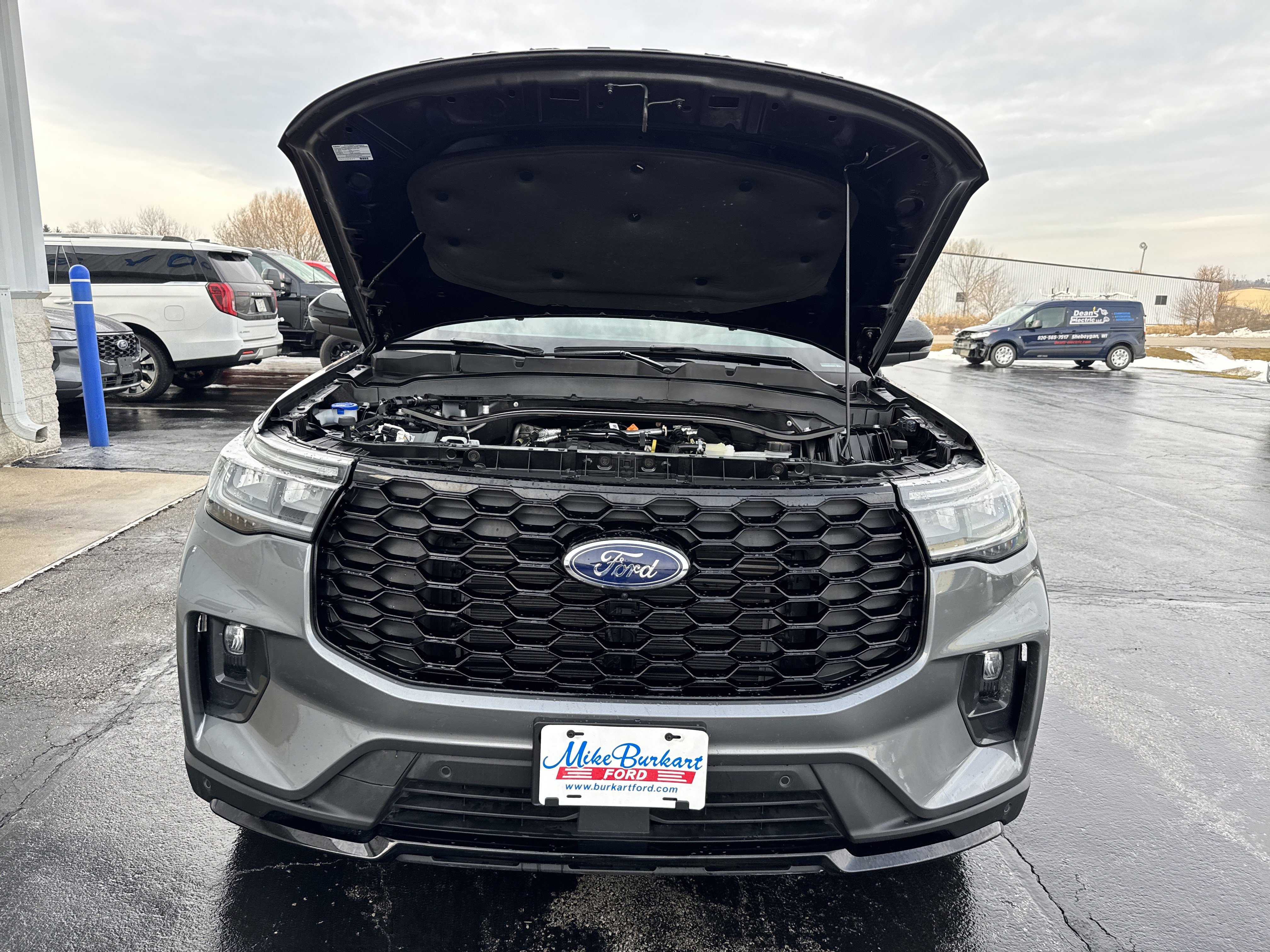 Used 2025 Ford Explorer ST-Line w/ ST-Line Street Pack image 49