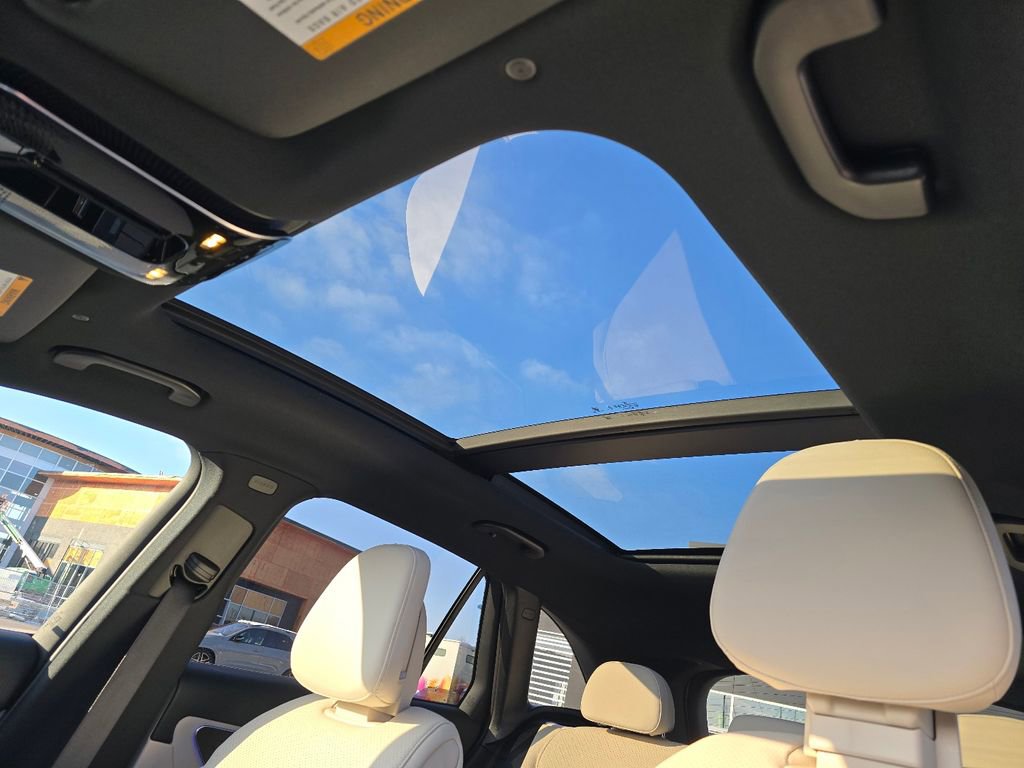 New 2026 Mercedes-Benz GLC 300 GLC 300 image 3