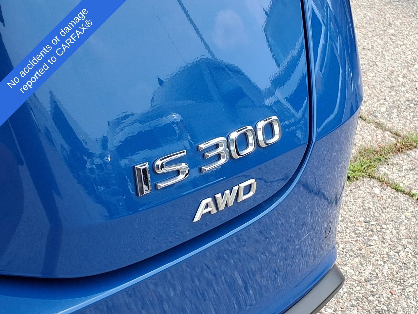Used 2023 Lexus IS 300 AWD w/ Premium Package image 10