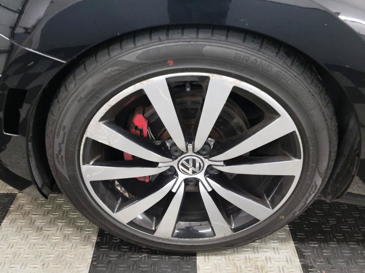 Used 2012 Volkswagen Beetle 2.0T FWD image 23