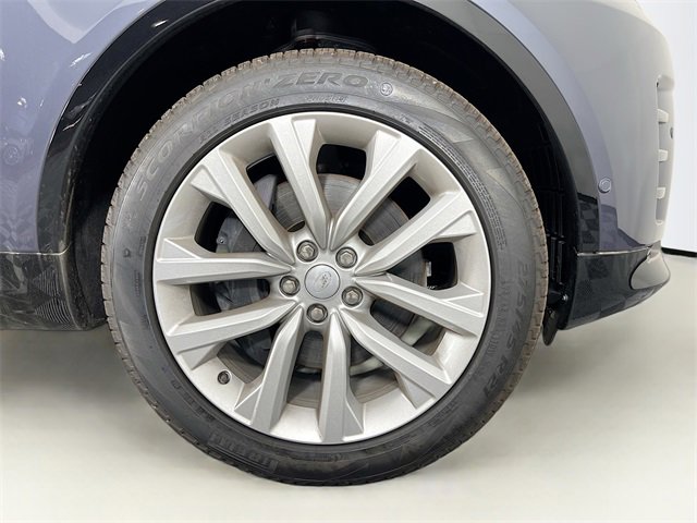 Used 2024 Land Rover Discovery Dynamic SE image 11