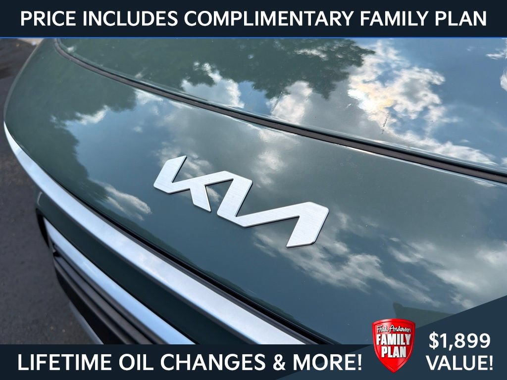 New 2026 Kia Niro EX FWD image 3