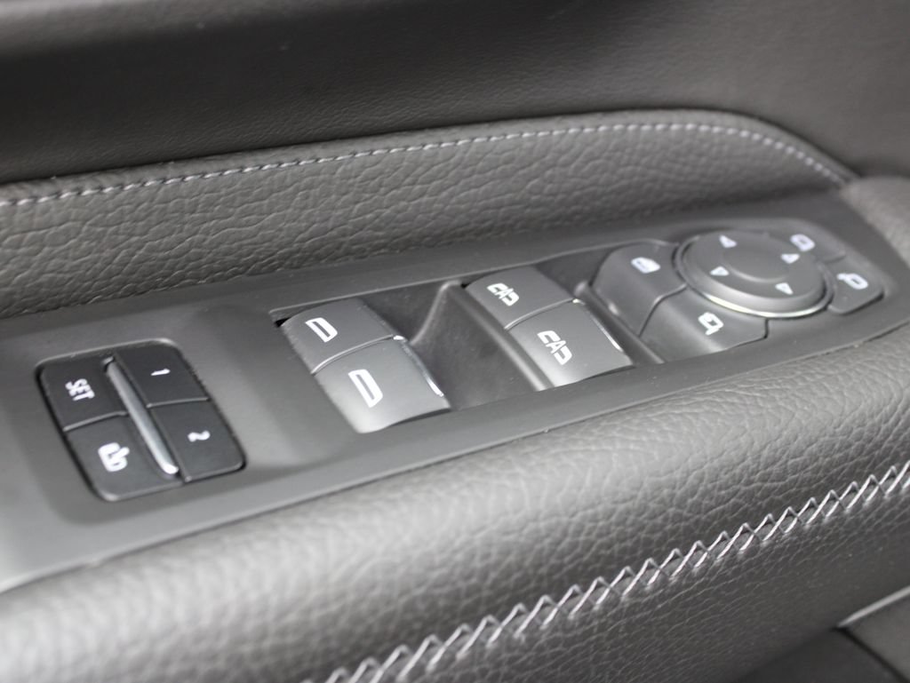 Used 2023 GMC Yukon XL Denali AWD/4WD image 76