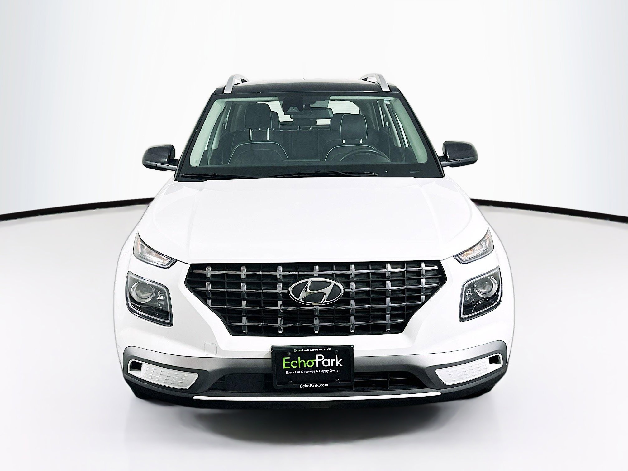 Used 2025 Hyundai Venue Limited image 2