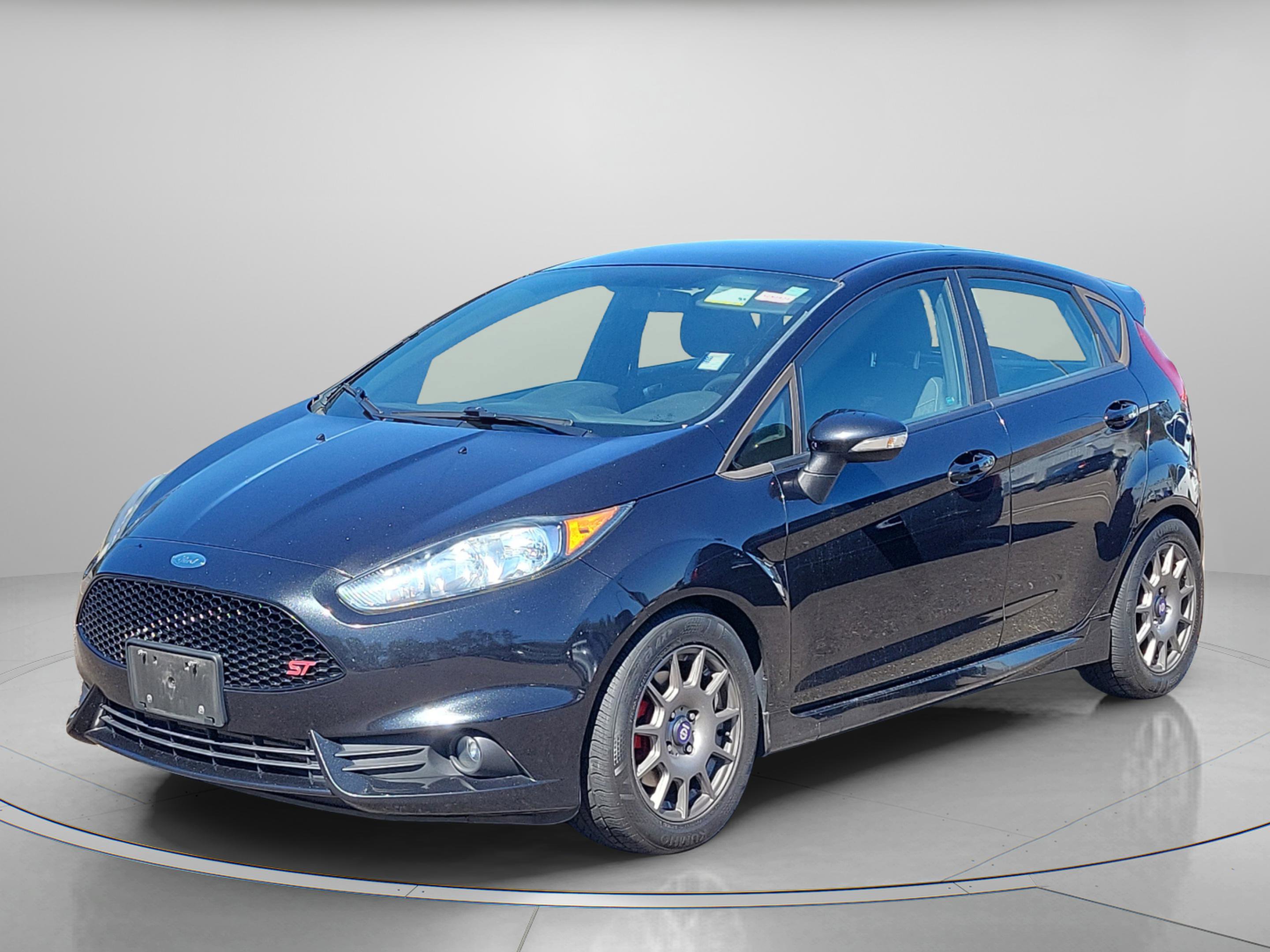 Used 2015 Ford Fiesta ST image 2