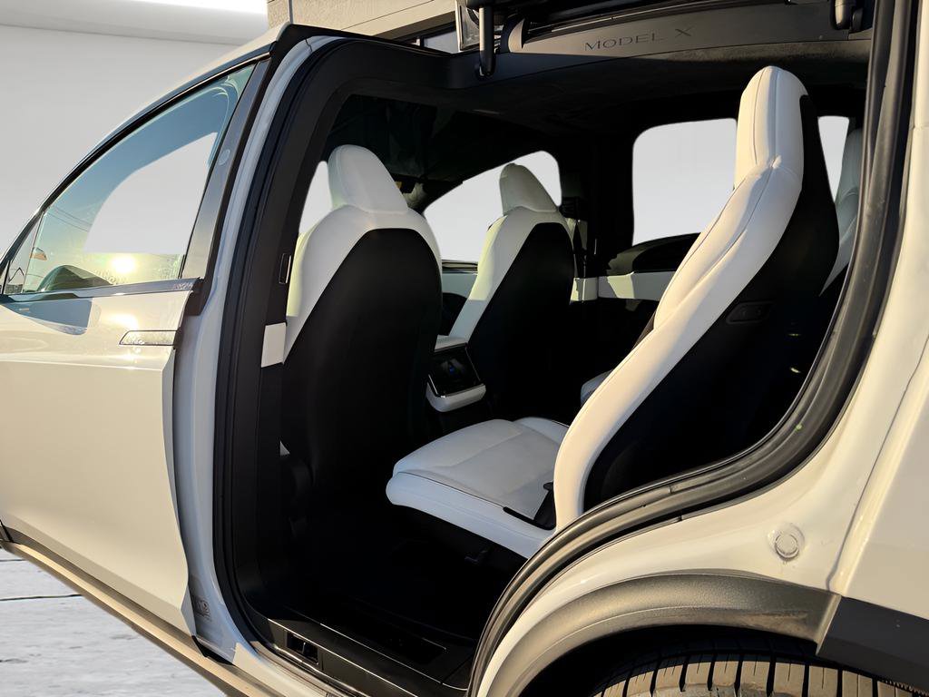 Used 2023 Tesla Model X Plaid image 22