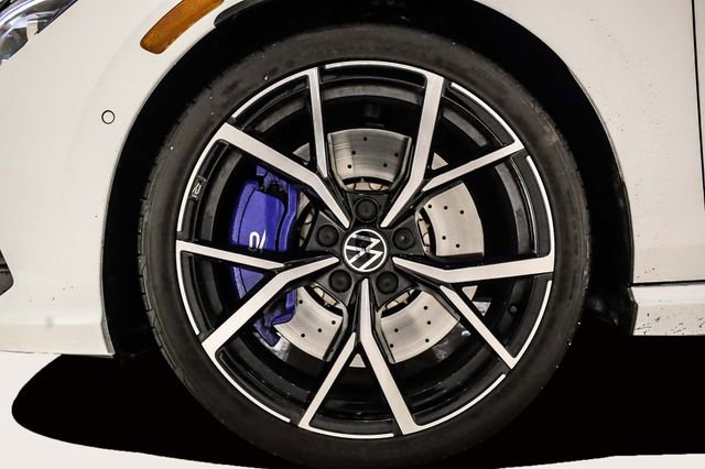 Used 2024 Volkswagen Golf R image 9