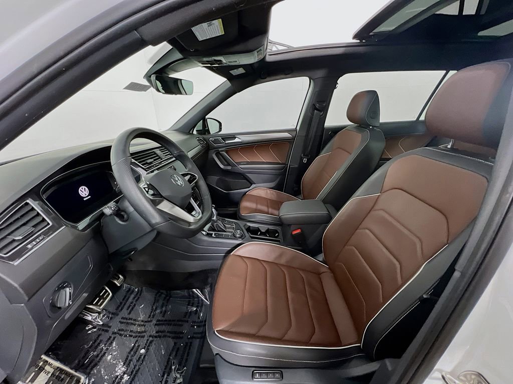 Used 2024 Volkswagen Tiguan SEL R-Line image 21