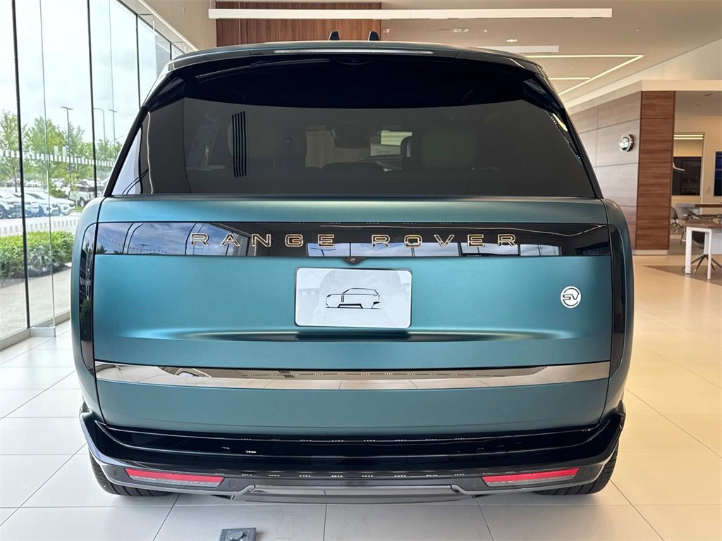 New 2025 Land Rover Range Rover SV image 5