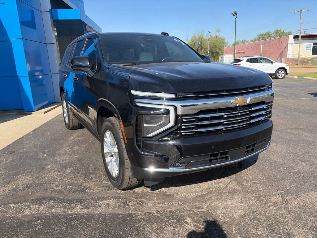 Used 2025 Chevrolet Tahoe Premier AWD/4WD image 5