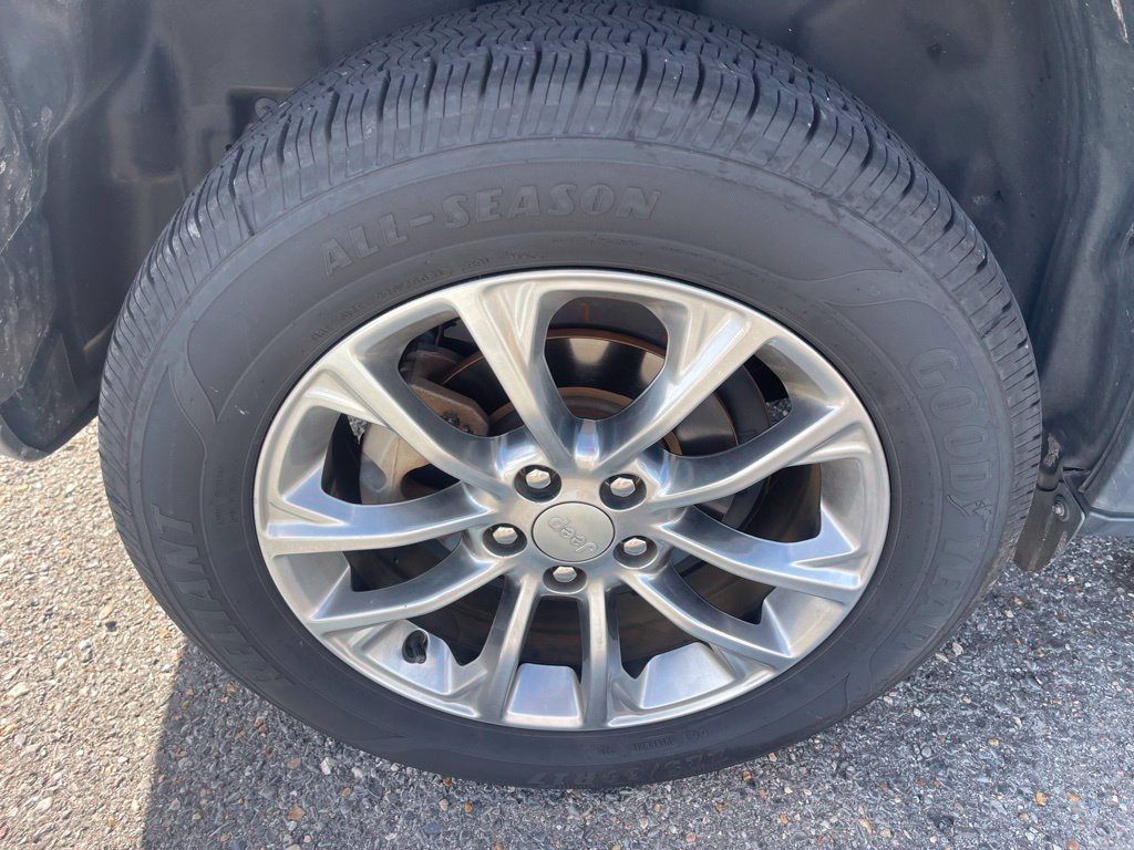 Used 2021 Jeep Cherokee Latitude Plus FWD image 14