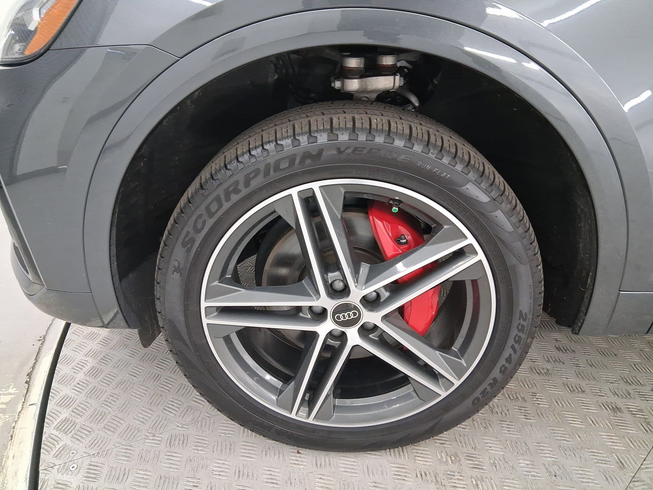 Used 2025 Audi Q5 e Premium Plus image 11