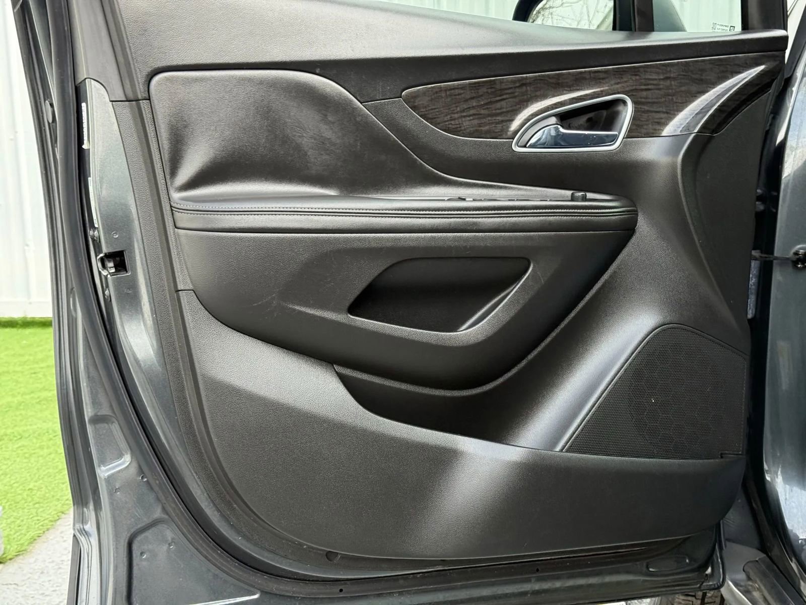 Used 2016 Buick Encore FWD image 11