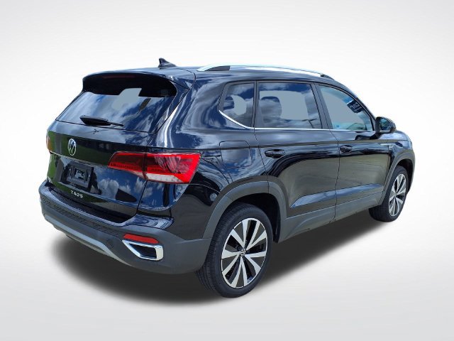 Used 2022 Volkswagen Taos SE FWD image 6