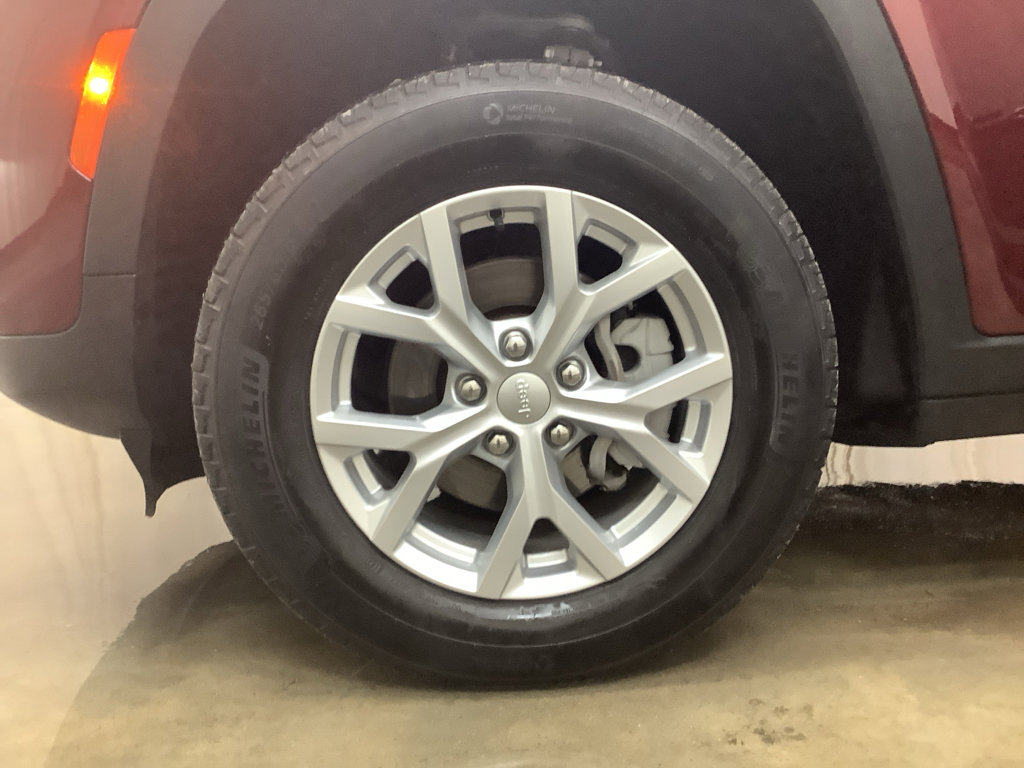 Used 2023 Jeep Grand Cherokee Limited image 26