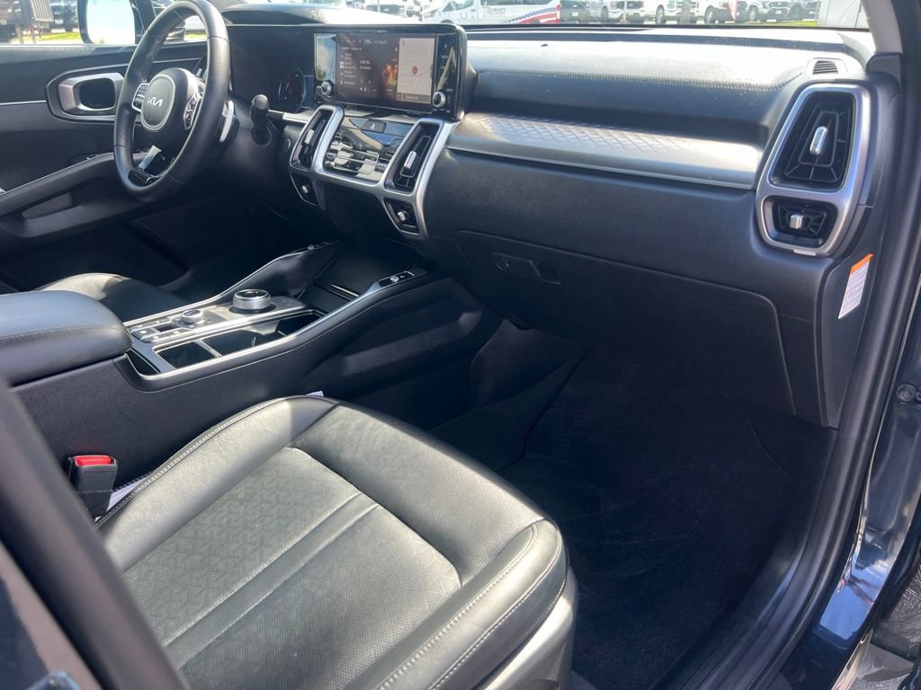Used 2023 Kia Sorento EX AWD/4WD image 46