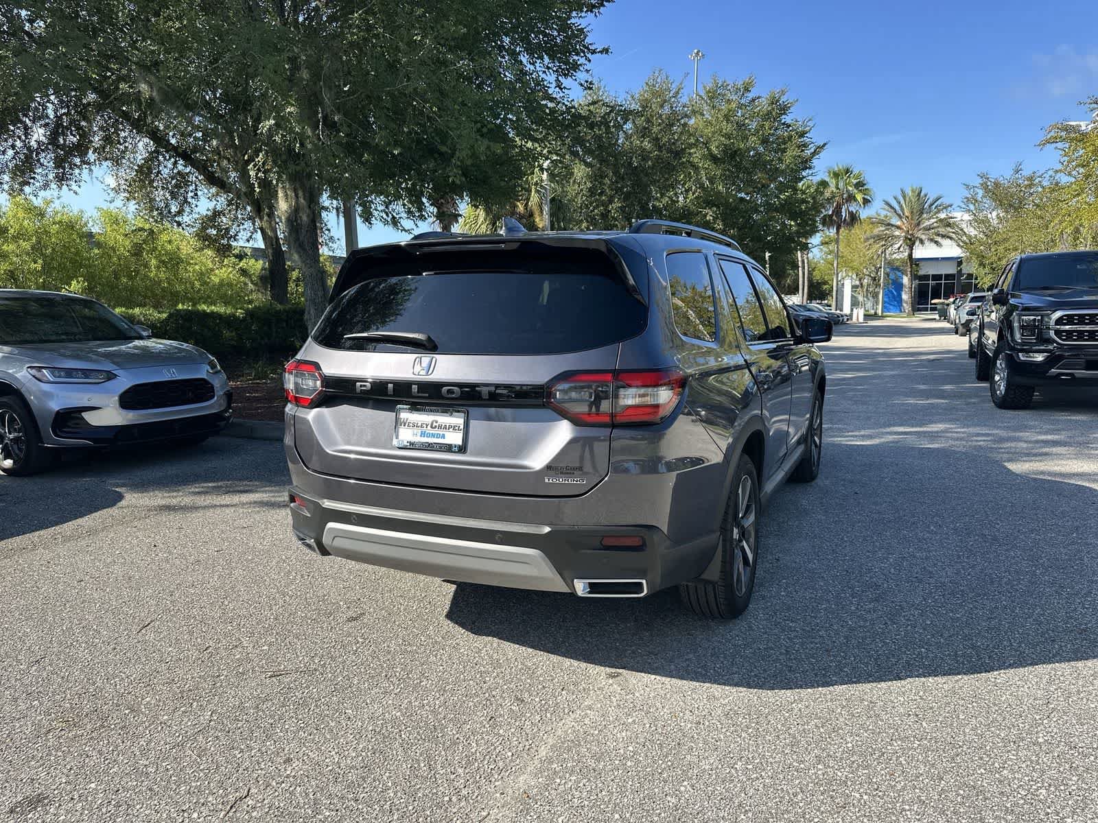 Used 2023 Honda Pilot Touring image 6