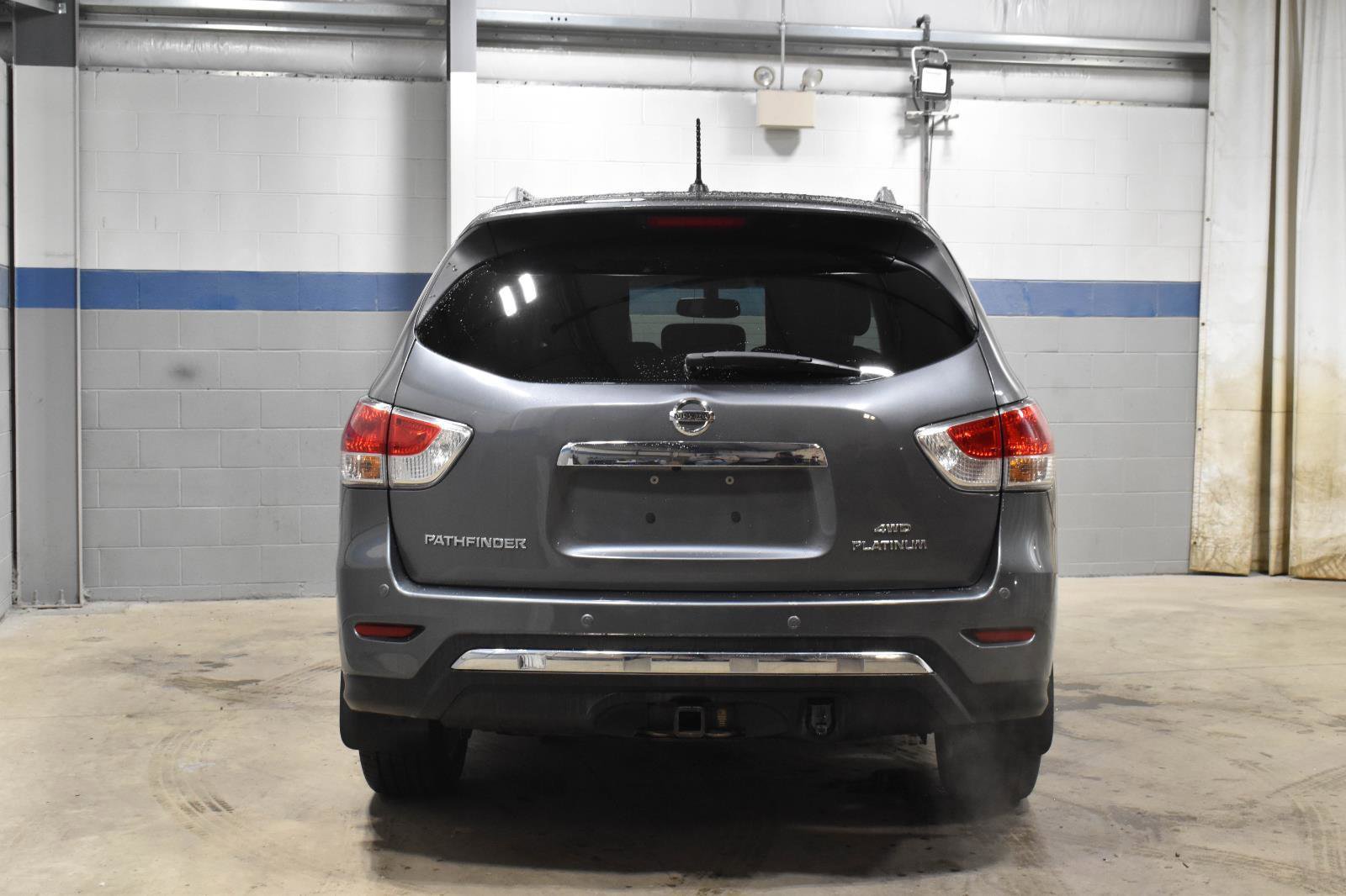 Used 2015 Nissan Pathfinder Platinum w/ Cargo Package AWD/4WD image 23