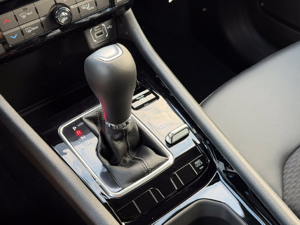 New 2026 Jeep Compass Latitude AWD/4WD image 18