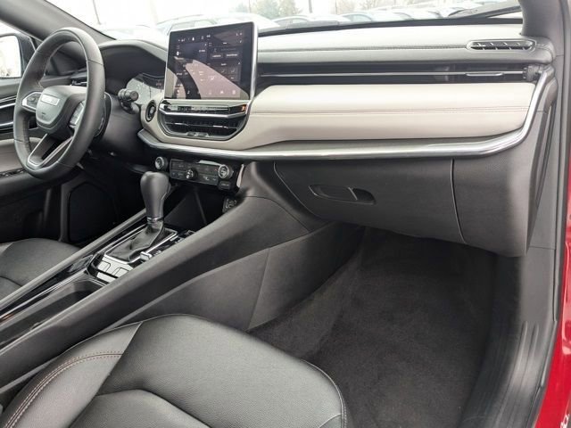 Used 2023 Jeep Compass Limited image 4