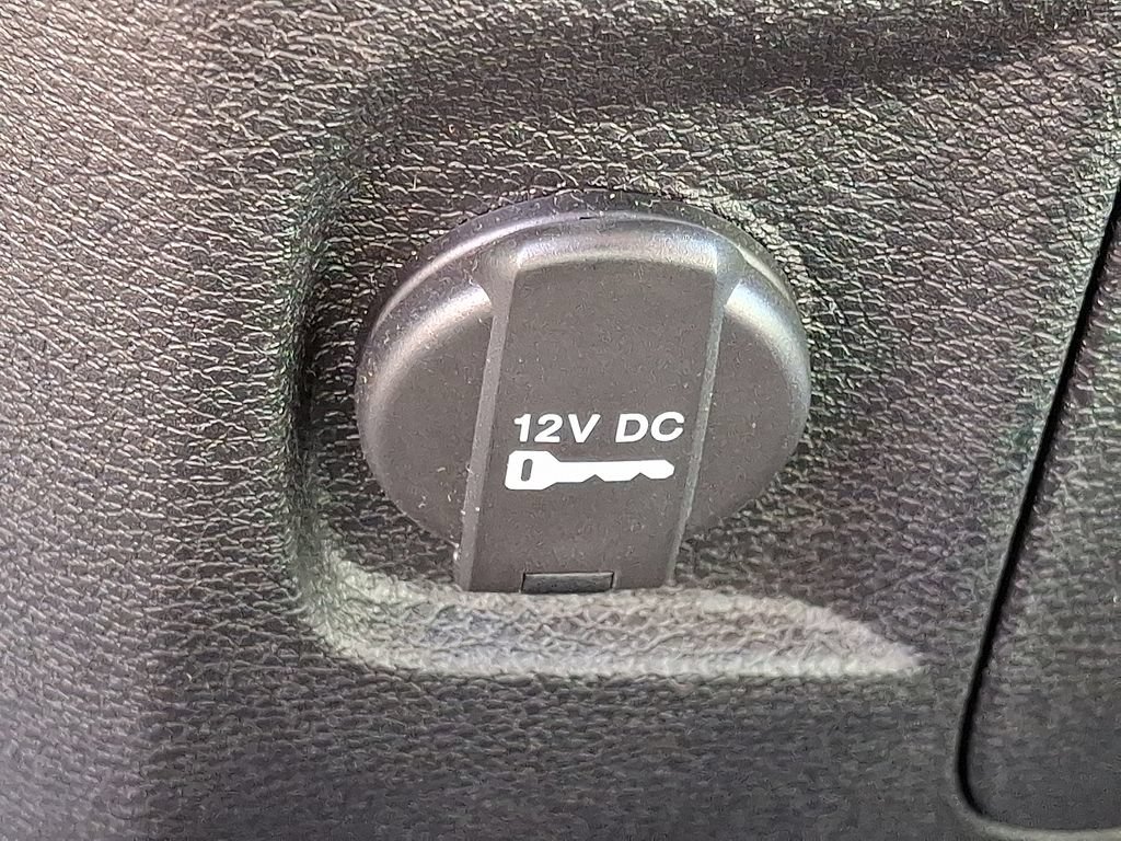 Certified 2017 RAM 1500 Express AWD/4WD image 17