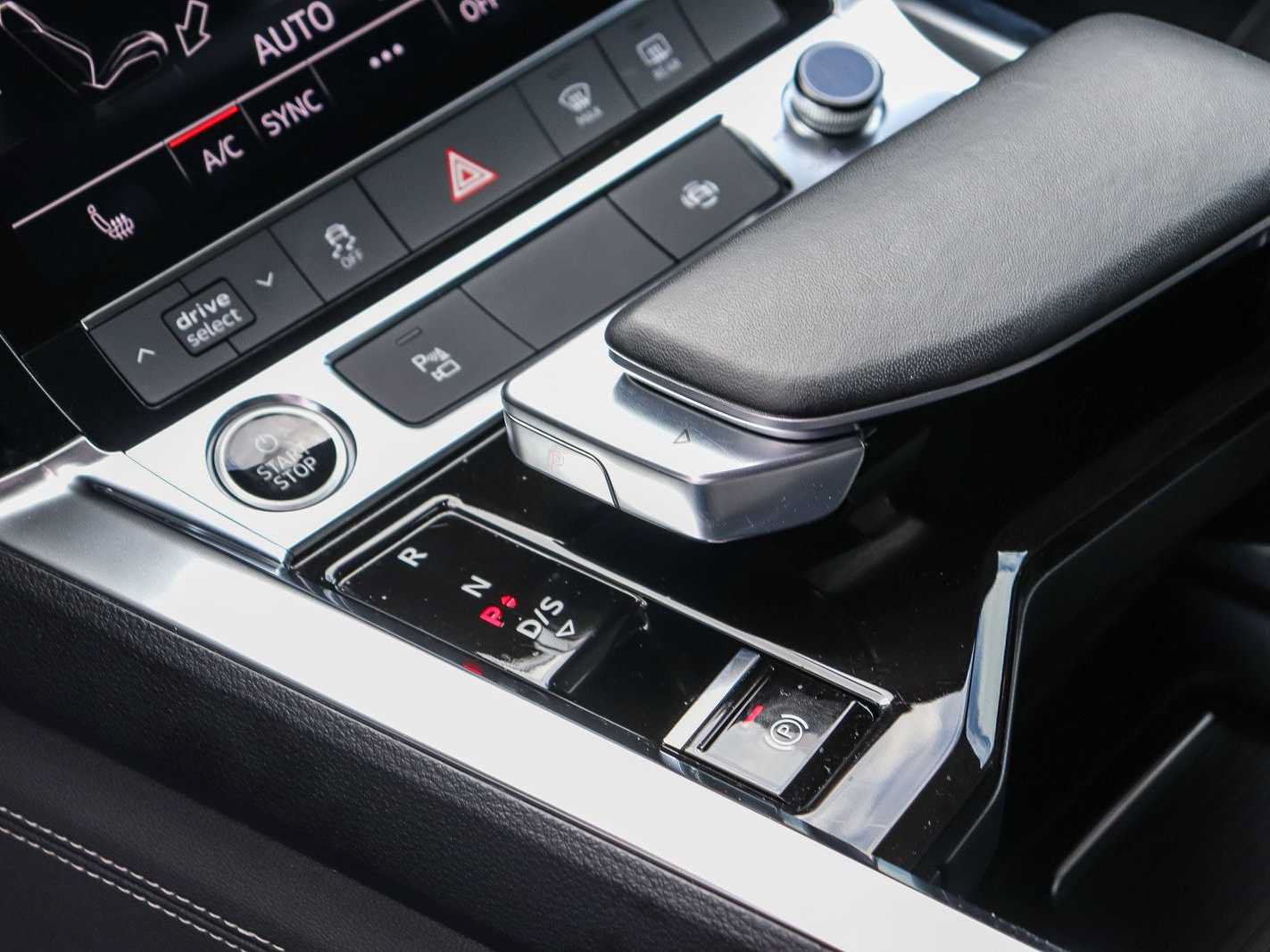 Used 2024 Audi Q8 e-tron Premium AWD/4WD image 18
