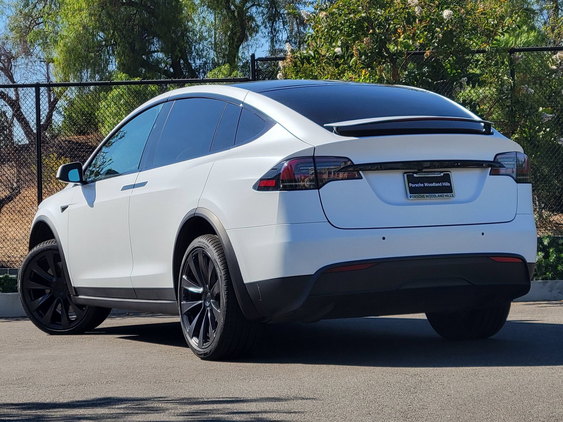 Used 2022 Tesla Model X AWD/4WD image 3