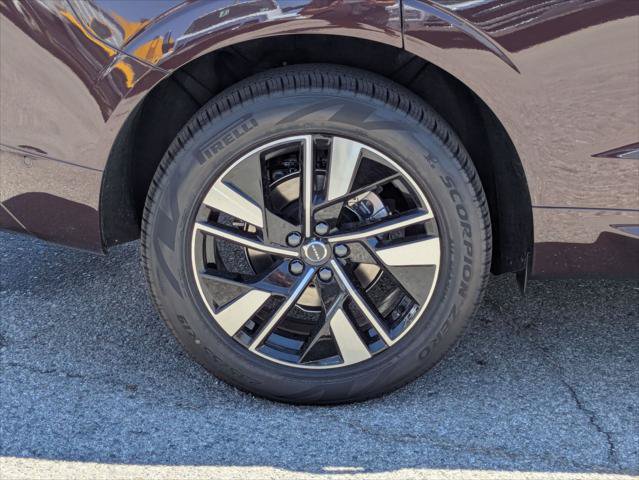 New 2026 Volvo XC60 B5 Plus w/ Climate Package PRO AWD/4WD image 6