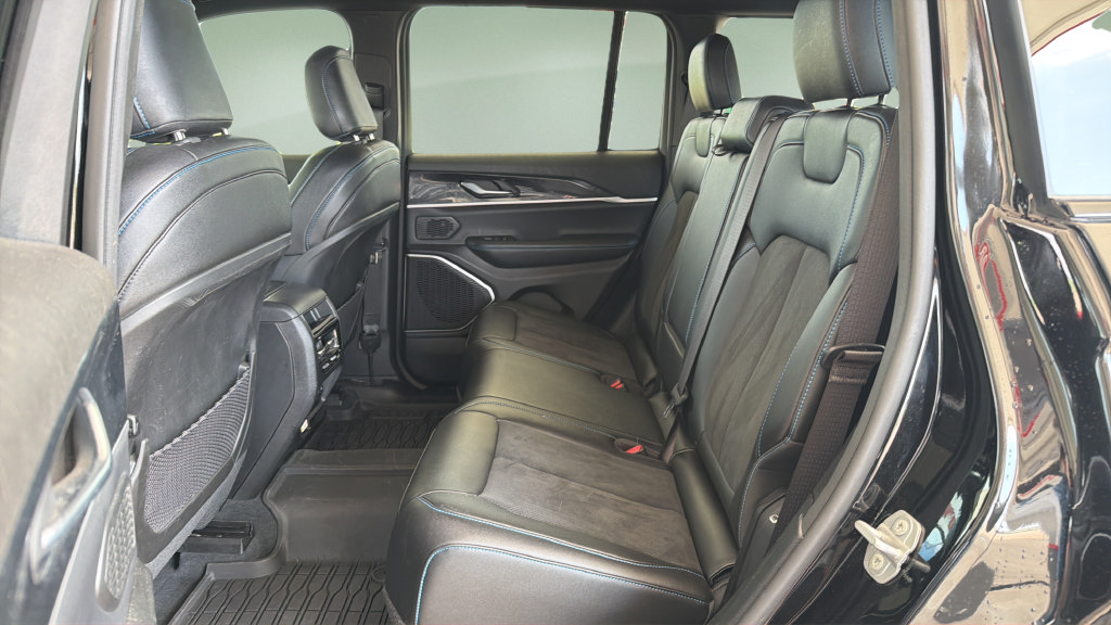 Used 2022 Jeep Grand Cherokee Trailhawk AWD/4WD image 20