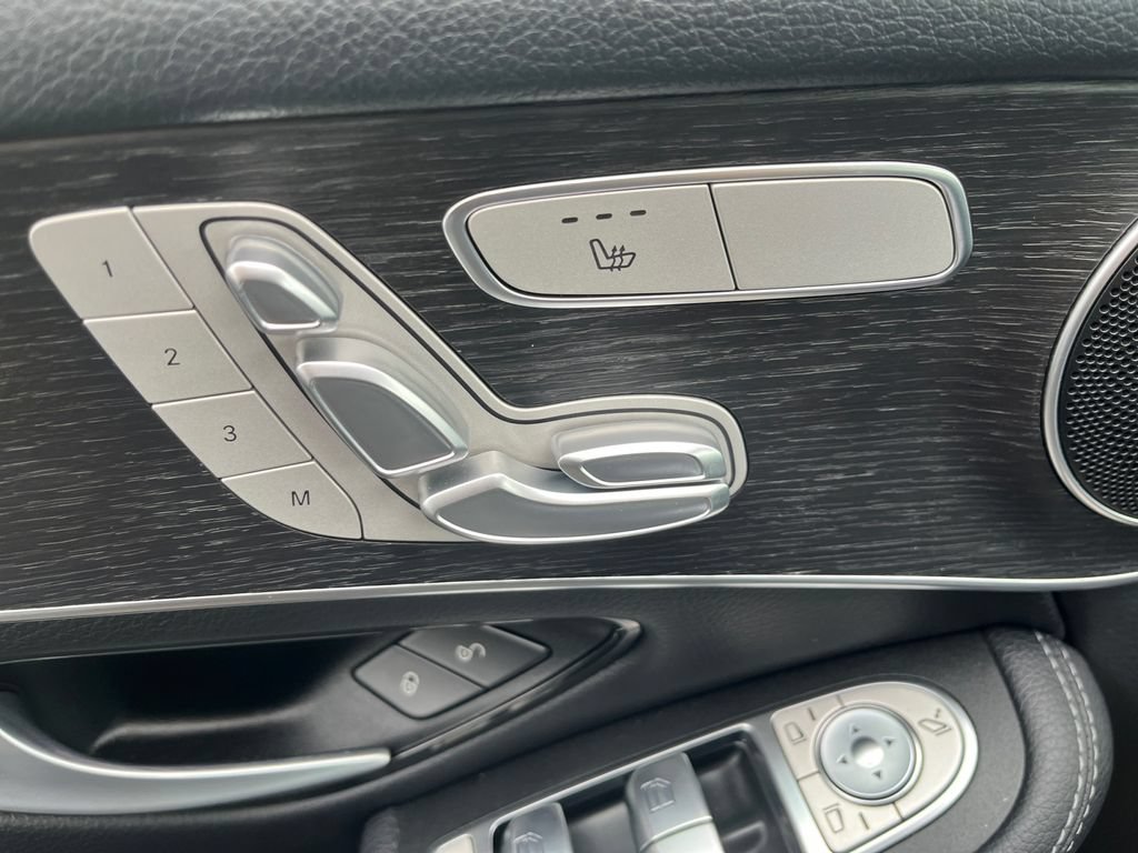 Used 2022 Mercedes-Benz GLC 300 4MATIC image 22