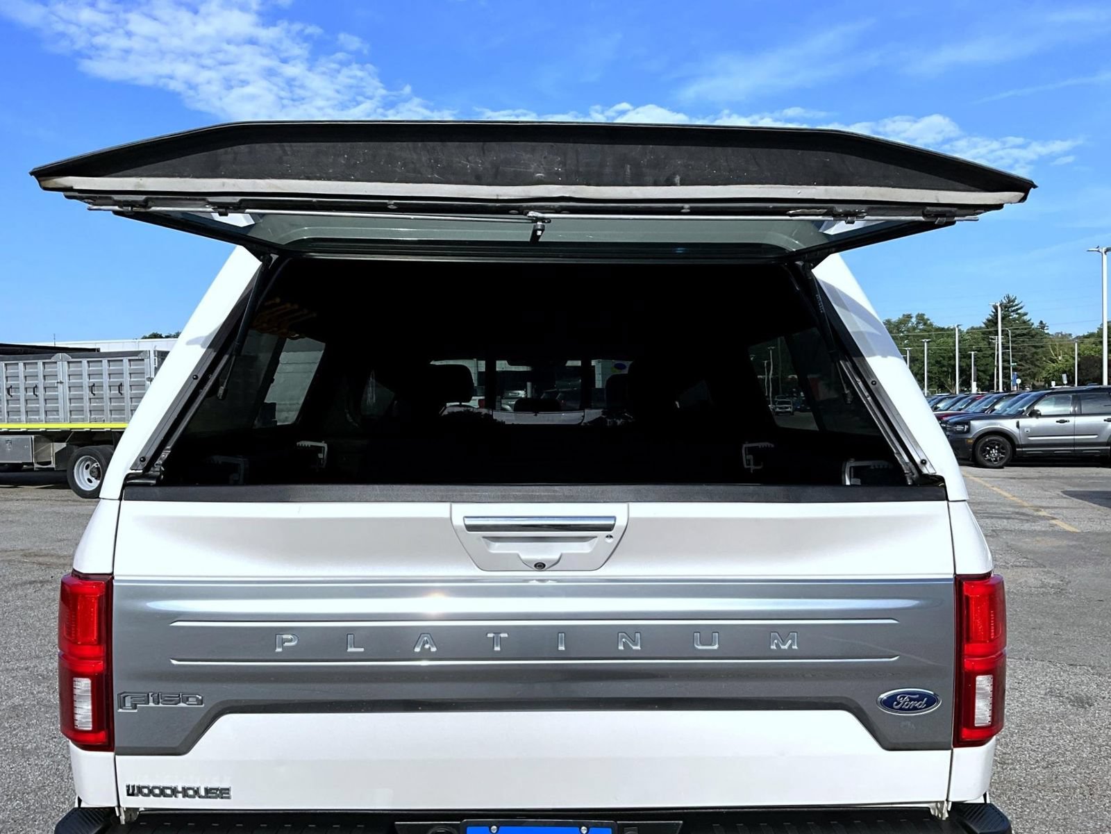 Used 2018 Ford F150 Platinum w/ Equipment Group 701A Luxury AWD/4WD image 9